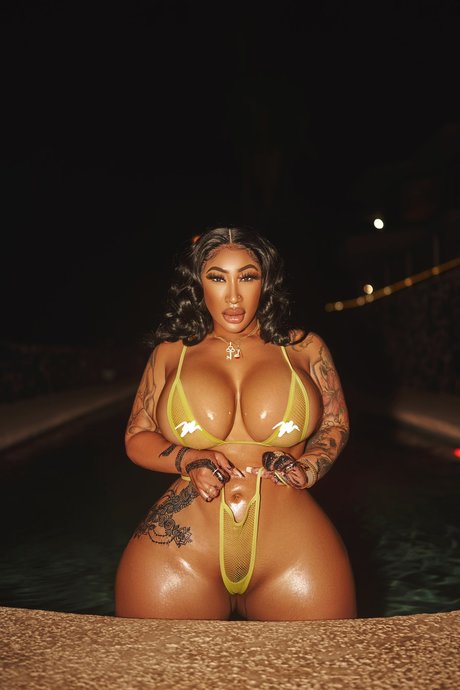 schönheit kurvige onlyfans beste top bilder