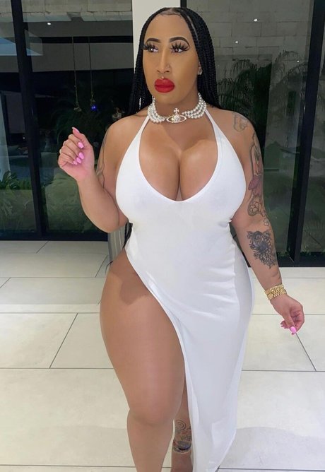 teen fake titten onlyfans nackt akt galerie