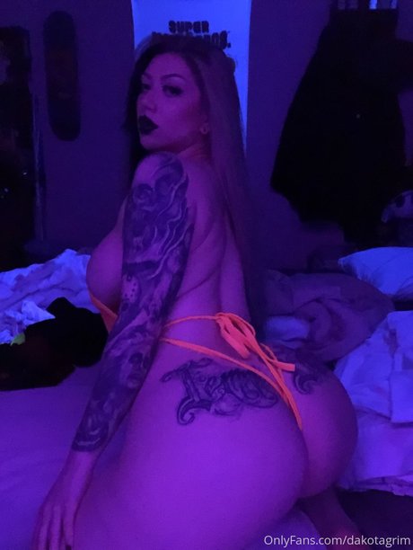 Dakota Alexandra nackt perfekte archiv