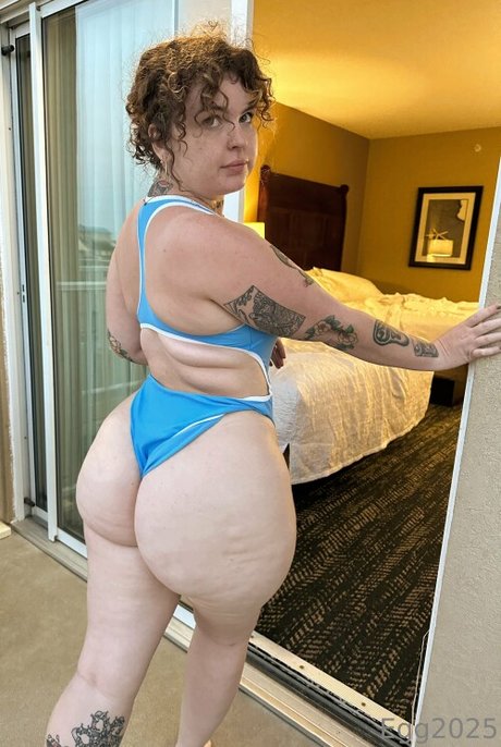 Egg2025 nacktheit hübsche galerie