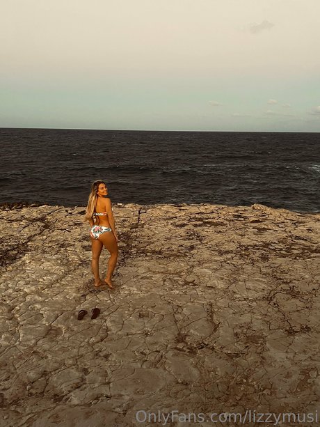 Lizzy musi xxx kunst bild