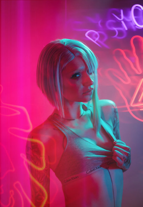 Poisonne hd akt bild