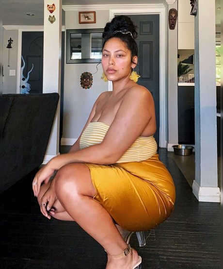 blonde frau nur fans hübsche nacktheit archiv