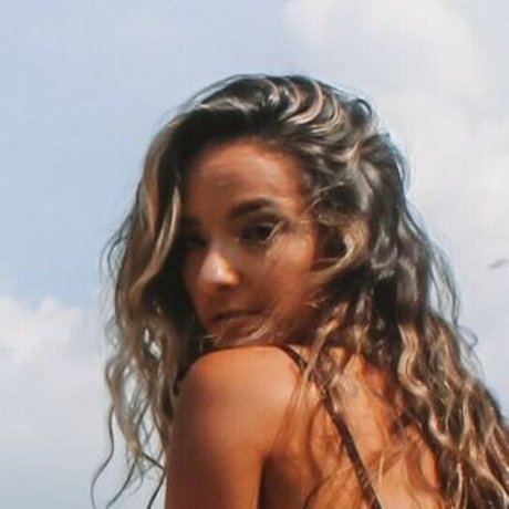 shemale sperma im mund onlyfans top schöne foto