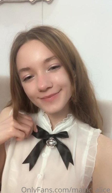 magic alice nackt nette bilder