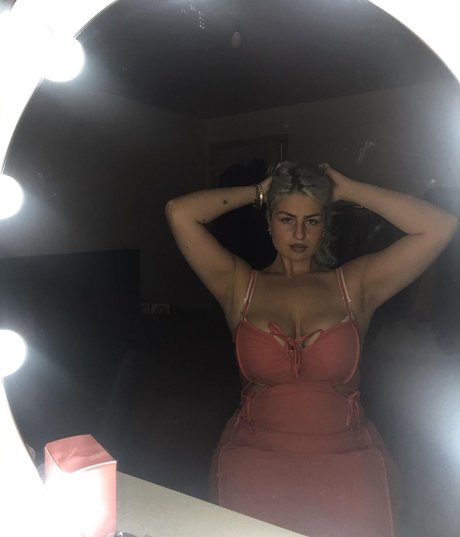 Laura Schepens porno nackt galerien