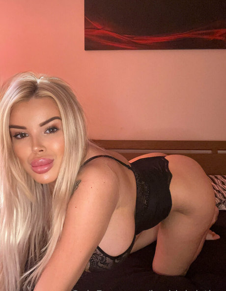 weibliche zwerg-onlyfans nacktheit bilder