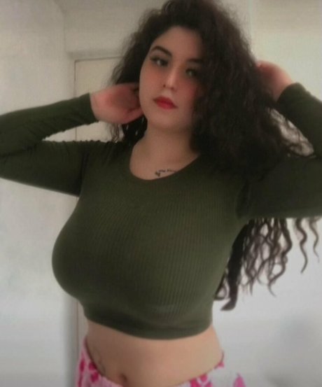 Samantha Fernandez sexy hd fotos