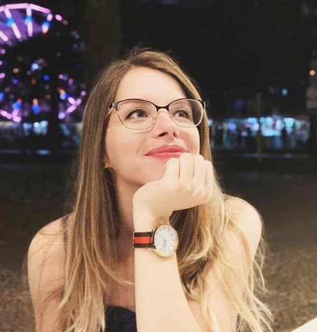 Caiu Na Net Amadoras model kunst bilder