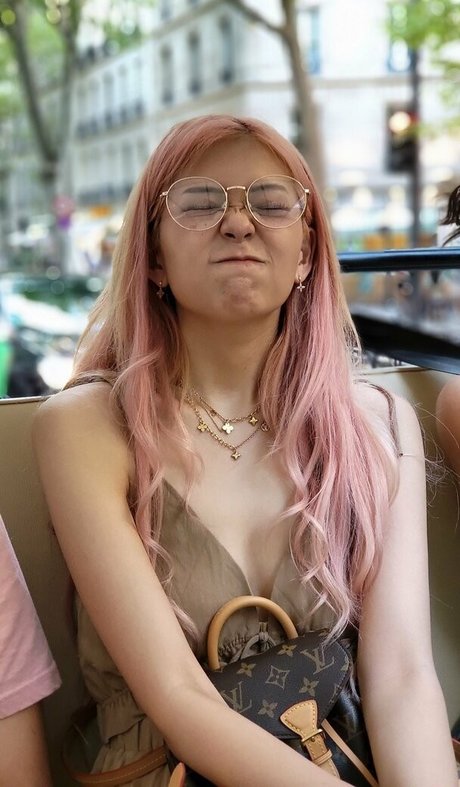 Kkatamina hübsche nackte foto