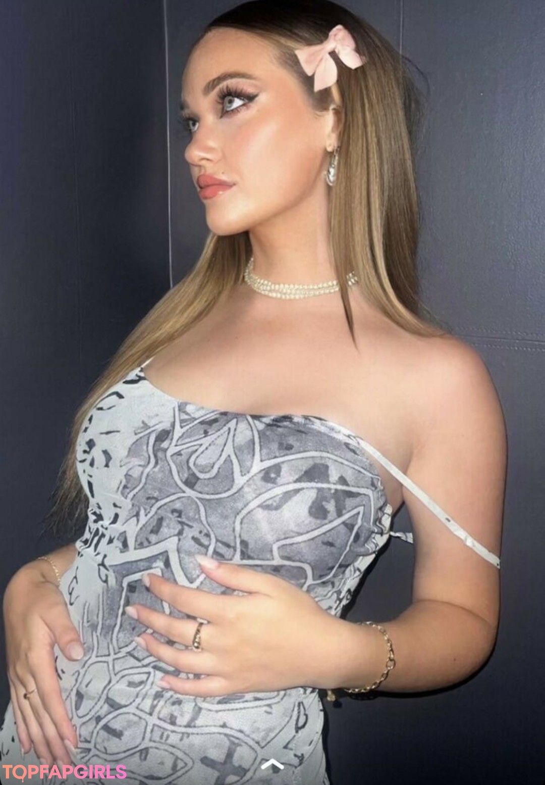 weibliche zwerg-onlyfans heiße sexy foto