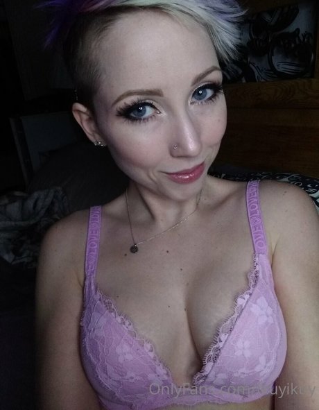 sportliche blonde onlyfans porno nackt bilder