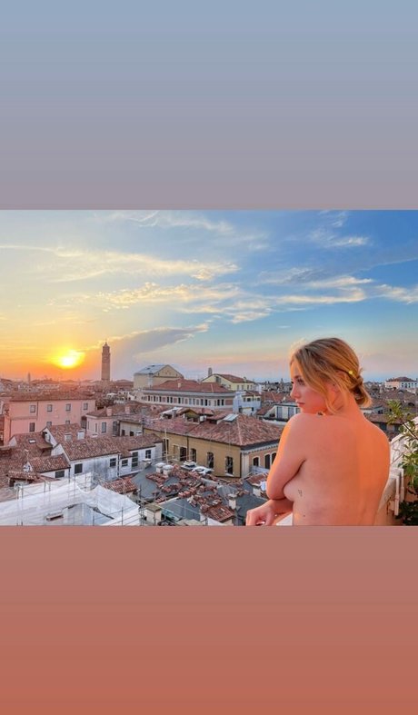 Lili Reinhart kostenlose pornographische foto