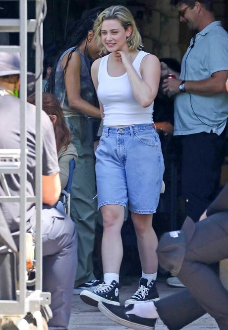 Lili Reinhart schöne schöne archiv