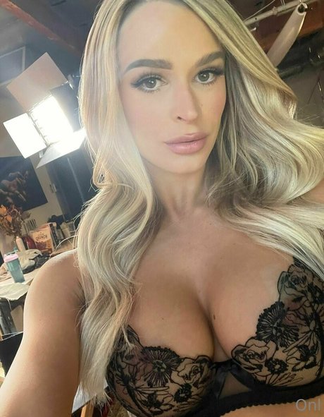 Emma Hix porno nackten foto