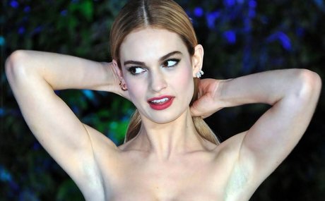 Lily James top beste galerie