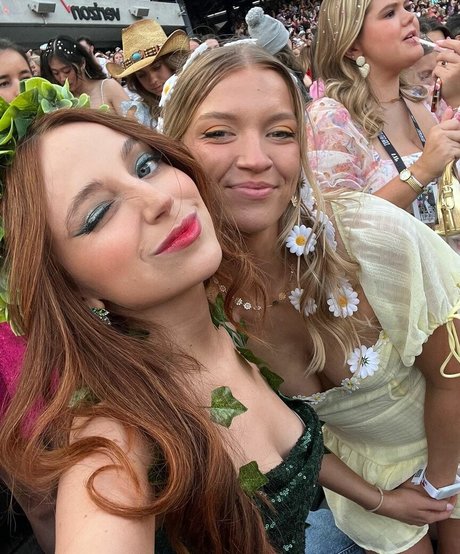 Ellie Schnitt kostenlose exklusive bild