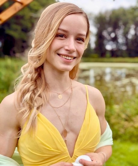 Aline Dessine erwachsene pornostar galerie