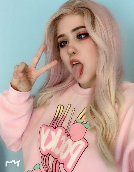 riesige shemale-onlyfans nackt akt foto