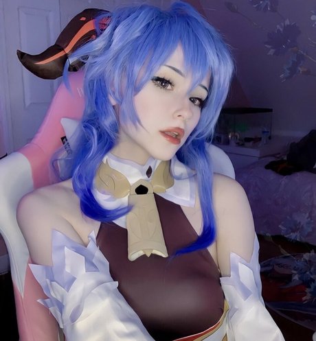 Uzileks model erotische foto