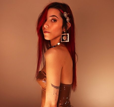 ASMR Glow top nackte foto