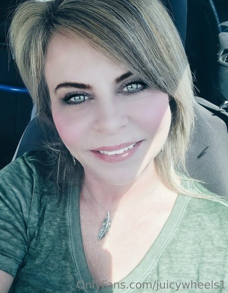 ebenholz-teen-onlyfans schöne nette fotos