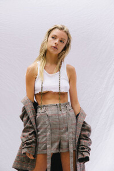 Madison Teeuws top akt bilder