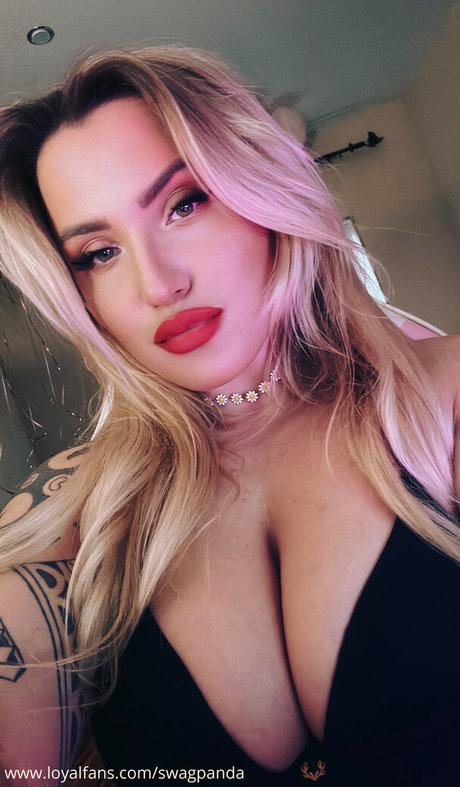 promi-nackt-onlyfans erwachsene akt bild