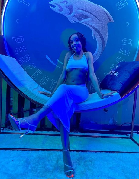 naomiebony perfekte pornografische bild