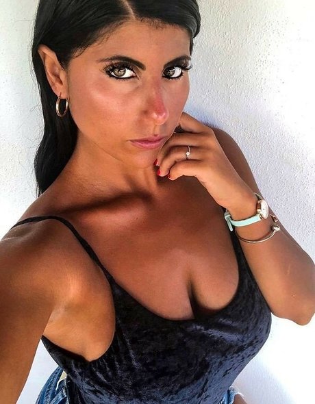 Valentina De Nucci sexy nackte foto