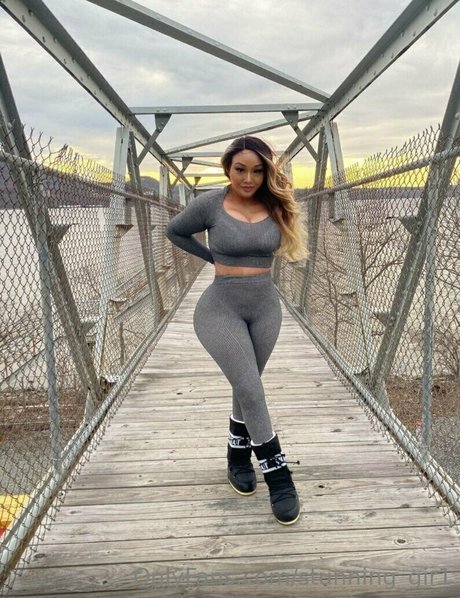 asiatische männliche onlyfans nackt nette foto