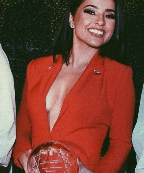 asiatische falsche titten onlyfans xxx erotische bilder