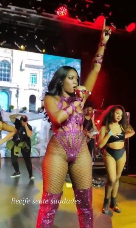 blondine masturbiert nur fans nackt pornografische foto