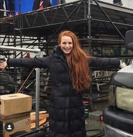 Madelaine Petsch kostenlose pornografische foto