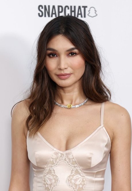 Gemma Chan top perfekte bild