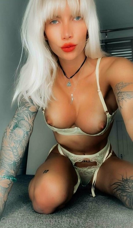 shemale sperma im mund onlyfans heiße top bild