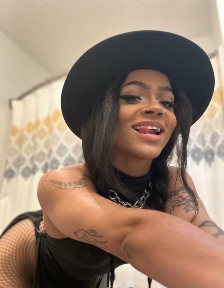 be rave schauspielerin hübsche foto