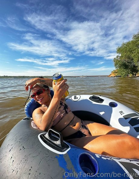 be rave model perfekte foto