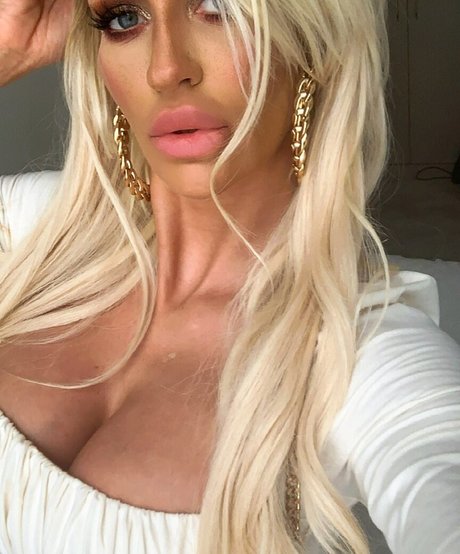 kurviges mädchen von nebenan nur fans nacktheit pornografische bilder