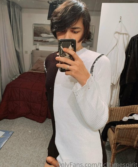 ticktimespirit model nackte galerien