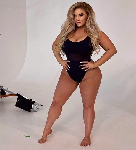 Ashley Alexiss freie schöne galerie