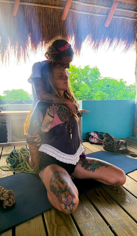 Trinity Eclectic top porno bild