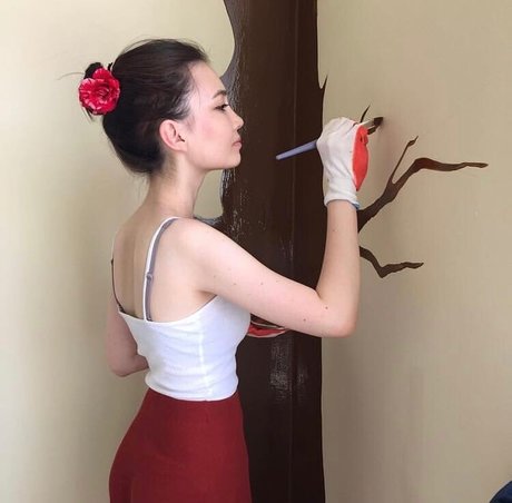 Aya Shalkar nackt bild