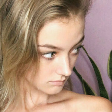 teen fake titten onlyfans kunst freie fotos