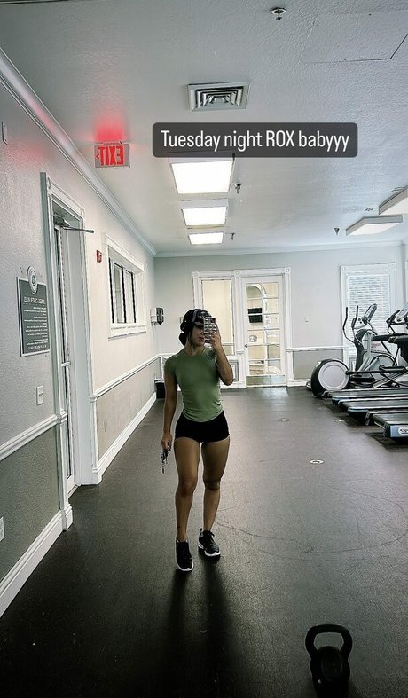 Roxanne Perez model sex foto