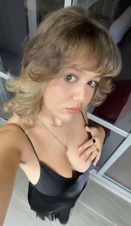 hentai onlyfans nackt heiße bild