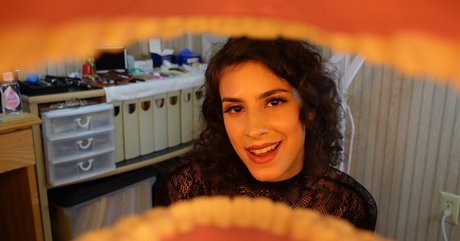 Irma La Dulce ASMR kunst nacktheit archiv