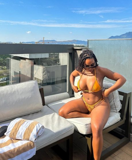 Flaviane Vasconcelos heiße sexy archiv