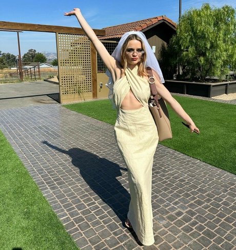 dünne asiatische onlyfans erwachsene erotische bild