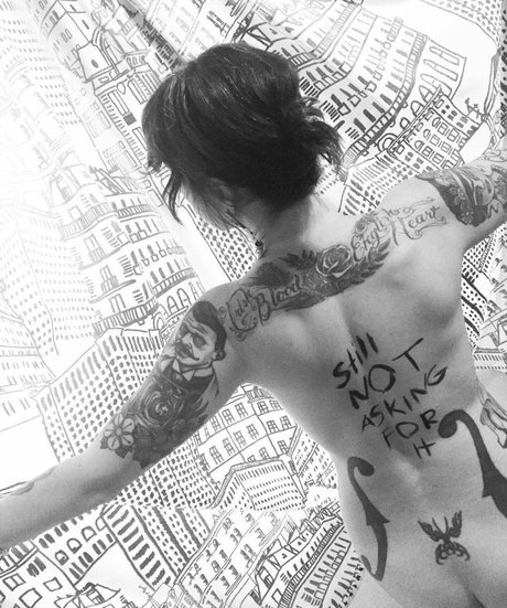 Danielle Colby model akt archiv